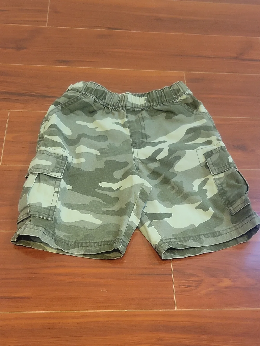 THE CHILDREN'S PLACE Cargo Shorts Camo Size 4T